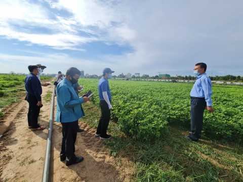 the minister of agriculture and forestry pay a visit to aidc donchan farm